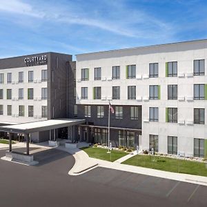 Courtyard By Marriott Fargo